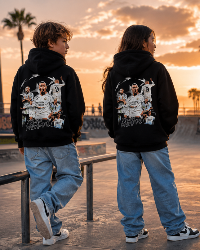 Kylian Mbappé Real Madrid Collage Script V2 Sweat à Capuche Enfant