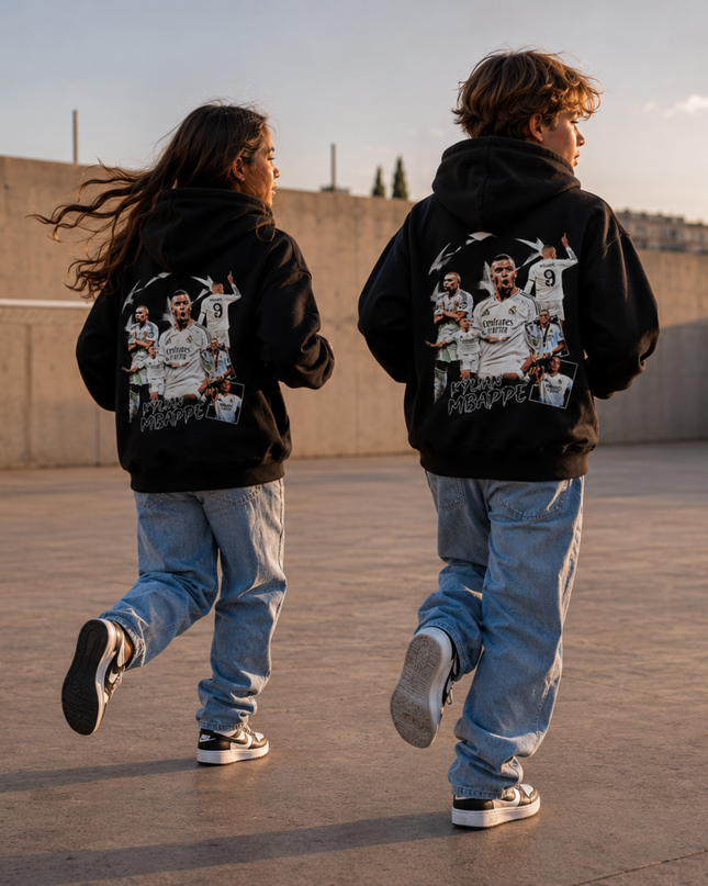 Kylian Mbappé Real Madrid Collage Script V2 Sweat à Capuche Enfant