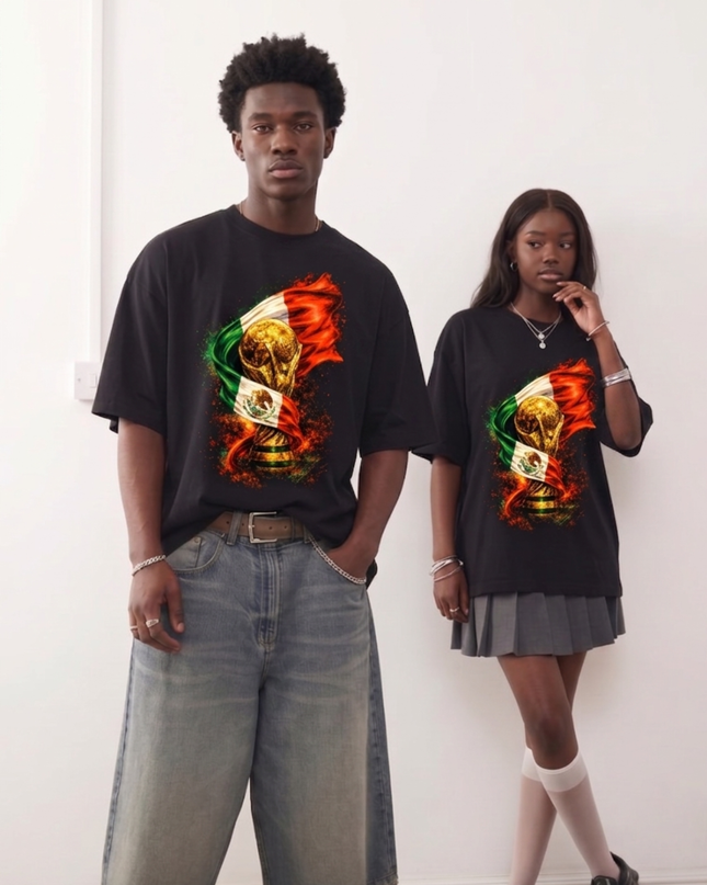 T-shirt unisexe fan Coupe du Monde 2026 Mexique Drapeau Flamme Trophée Football