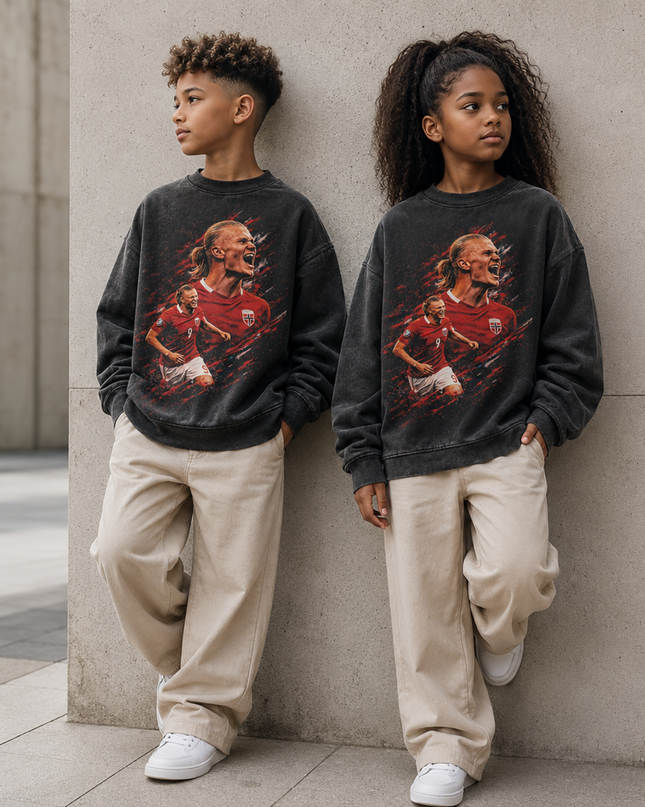 Erling Haaland Norvège #9 Rouge Noir Peinture Éclaboussures Célébration Hurlante Double-Pose Enfants Crewneck
